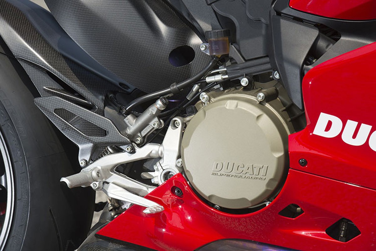 Ducati trinh lang Panigale R 2015 